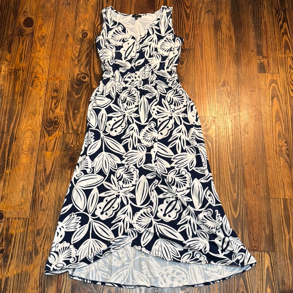 Talbots White and Navy Soft & Stretchy Sleeveless Sundress